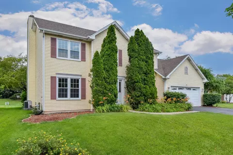 2846 Mapleside Ct, Aurora, IL 60502