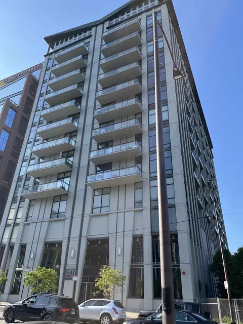 740 W Fulton St #1008, Chicago, IL 60661