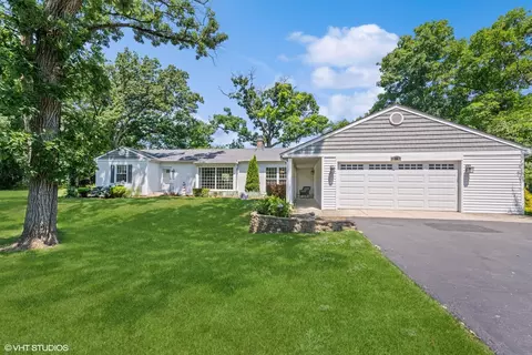 18 Shady Ln, Deer Park, IL 60010