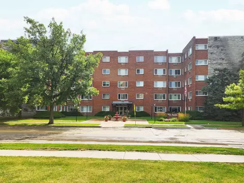 222 Madison St #211, Joliet, IL 60435