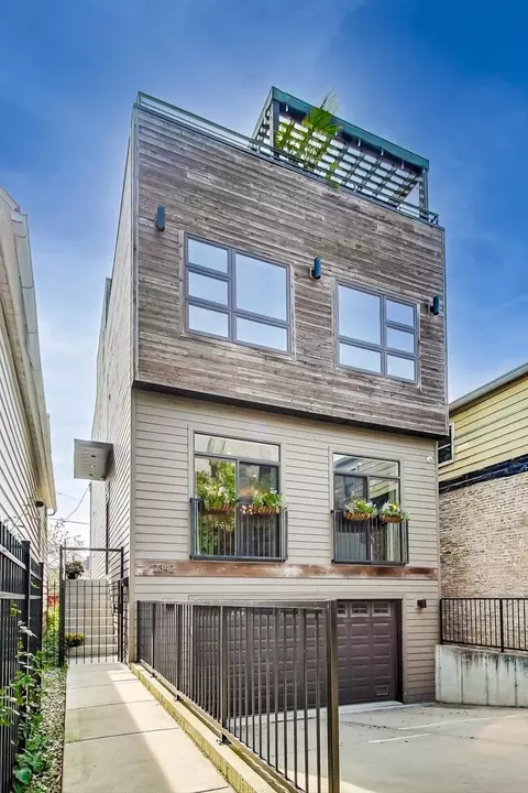 2342 N Maplewood Ave, Chicago, IL 60647