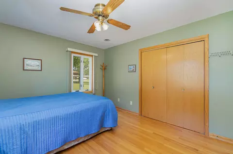 Bedroom - 18621 Burnham Ave, Lansing, IL 60438 photo 2 of 4
