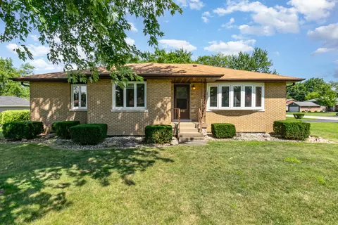 Exterior - 18621 Burnham Ave, Lansing, IL 60438 photo 4 of 7
