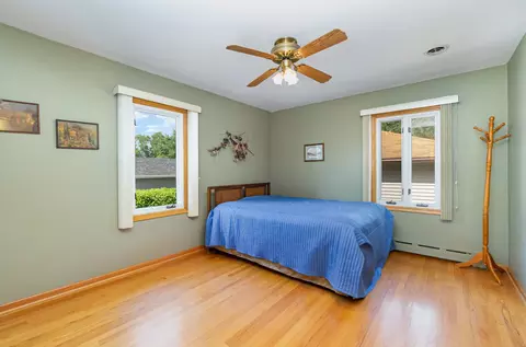 Bedroom - 18621 Burnham Ave, Lansing, IL 60438 photo 1 of 4