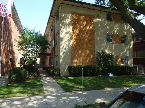5446 W Gale St #1B, Chicago, IL 60630