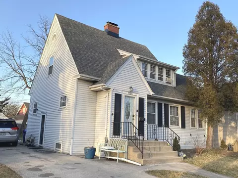 1704 E Algonquin Rd, Des Plaines, IL 60016 photo 2