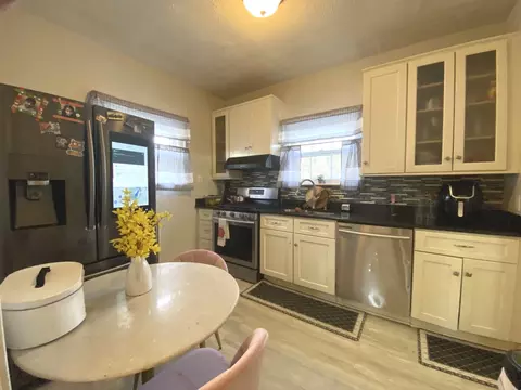 1704 E Algonquin Rd, Des Plaines, IL 60016 photo 12