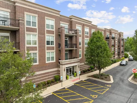 50 S Greeley St #310, Palatine, IL 60067