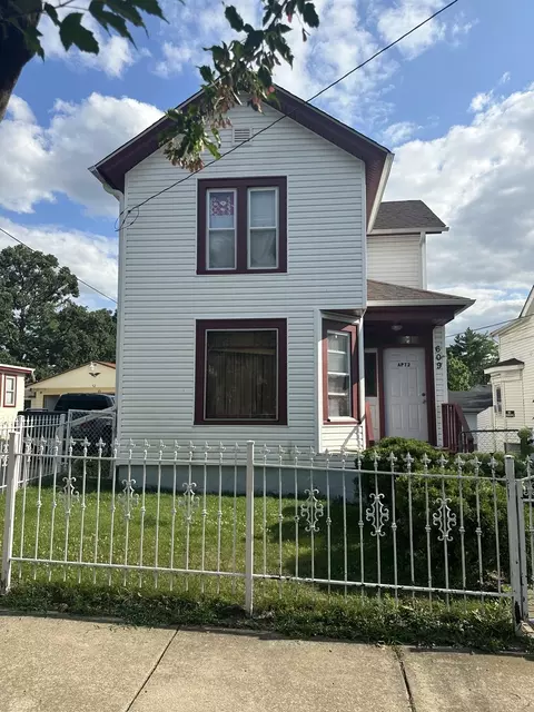 609 College Ave, Aurora, IL 60505