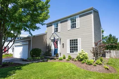1335 Nantucket Ct, Carol Stream, IL 60188