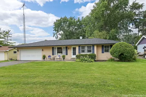 3712 W Timothy Ln, Mchenry, IL 60050