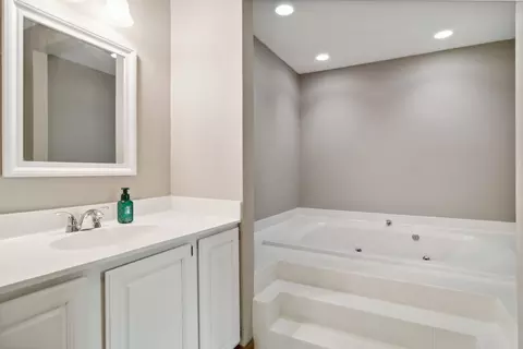 1846 Golf View Dr, Bartlett, IL 60103 photo 22