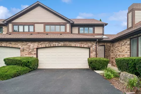 1846 Golf View Dr, Bartlett, IL 60103 photo 2