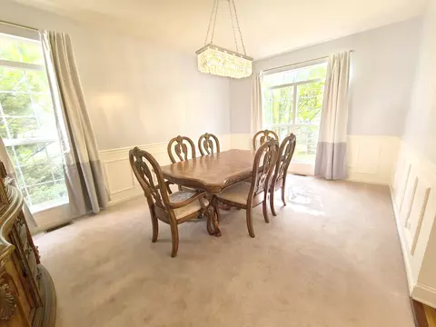 Dining - 643 Wingpointe Dr, Aurora, IL 60506 photo 1 of 3