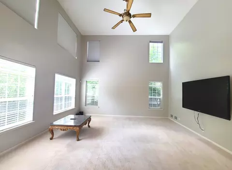 Living - 643 Wingpointe Dr, Aurora, IL 60506 photo 4 of 4