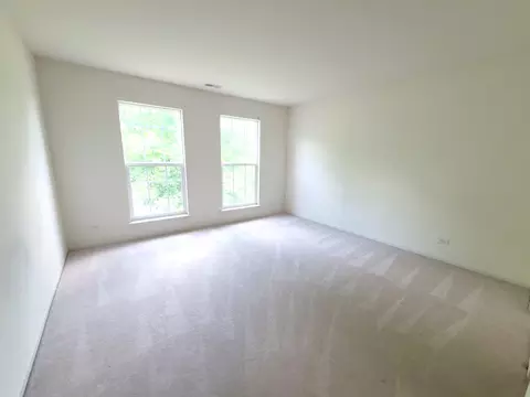 Bedroom - 643 Wingpointe Dr, Aurora, IL 60506 photo 2 of 6