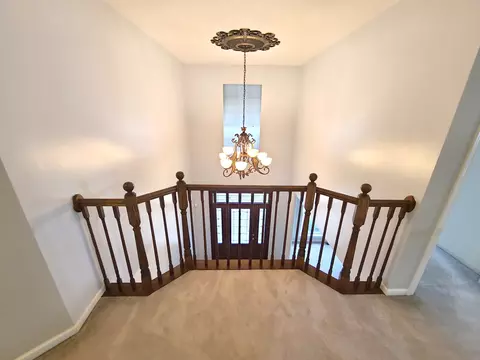 Entry Way - 643 Wingpointe Dr, Aurora, IL 60506 photo 7 of 8