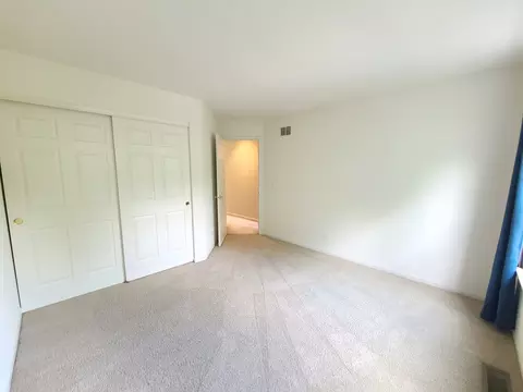 Bedroom - 643 Wingpointe Dr, Aurora, IL 60506 photo 6 of 6