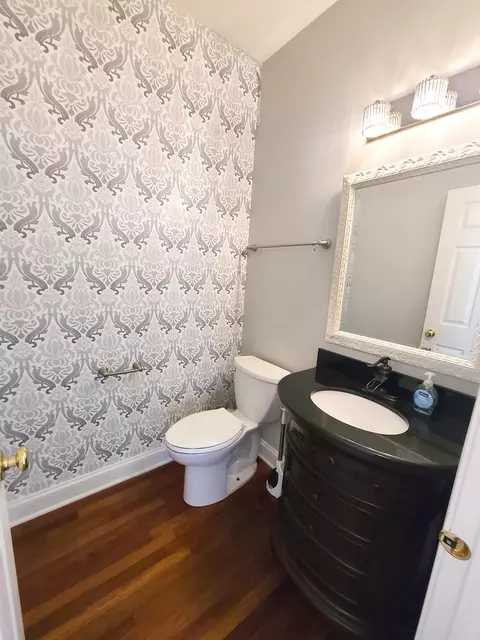 Bath - 643 Wingpointe Dr, Aurora, IL 60506 photo 1 of 5