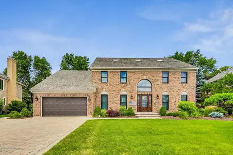 1102 Loyola Dr, Libertyville, IL 60048