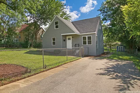 1805 Pontiac Ct, Round Lake Heights, IL 60073