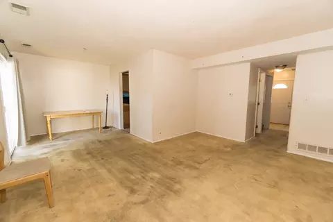 Living - 646 Harbor Ter, Bartlett, IL 60103 photo 2 of 3