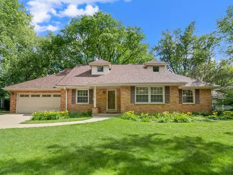 3267 Echo Ln, Northbrook, IL 60062