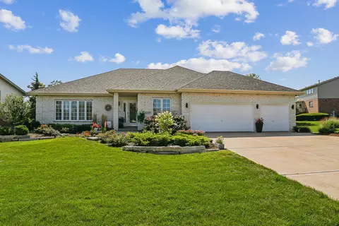 12097 Blackthorne Ridge Dr, Mokena, IL 60448