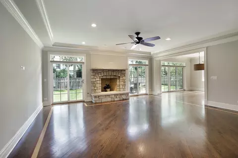 2215 Pinehurst Dr, Glenview, IL 60025 photo 9