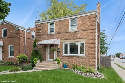 3857 Clinton Ave, Berwyn, IL 60402