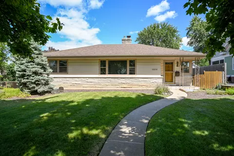 421 E Illinois St, Wheaton, IL 60187