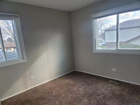 Bedroom - 24 Willow Rd, Matteson, IL 60443 photo 3 of 4