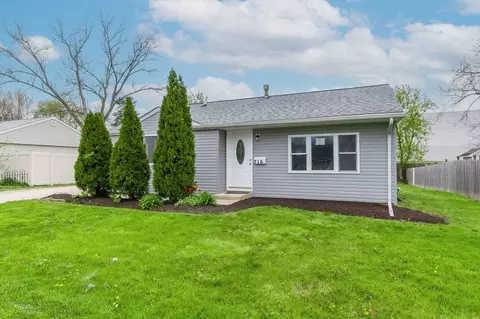 716 Southwind Dr, Carpentersville, IL 60110