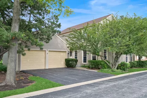 1 The Court Of Stone Creek Ct, Northbrook, IL 60062