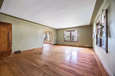 Living - 815 Logan Ave, Elgin, IL 60120 photo 1 of 4