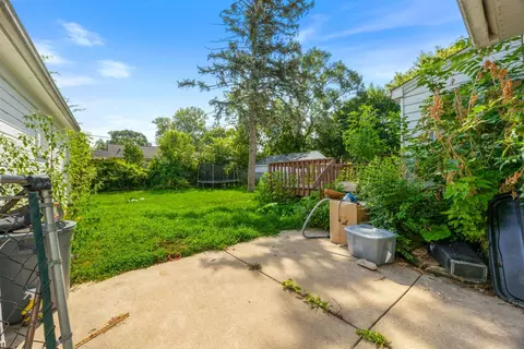 Exterior - 815 Logan Ave, Elgin, IL 60120 photo 3 of 6