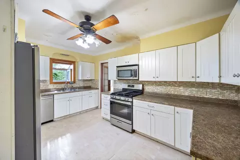 Kitchen - 815 Logan Ave, Elgin, IL 60120 photo 1 of 3