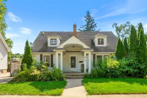 815 Logan Ave, Elgin, IL 60120