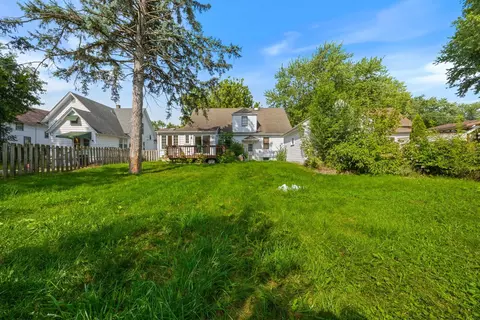 Exterior - 815 Logan Ave, Elgin, IL 60120 photo 5 of 6
