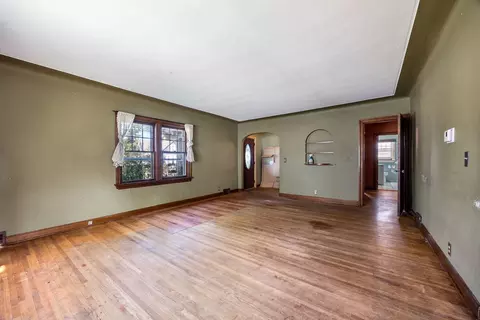 Living - 815 Logan Ave, Elgin, IL 60120 photo 2 of 4