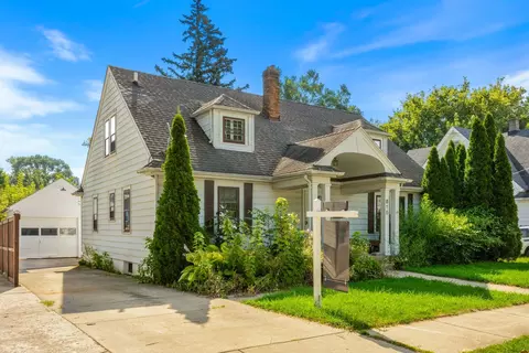 Exterior - 815 Logan Ave, Elgin, IL 60120 photo 2 of 6