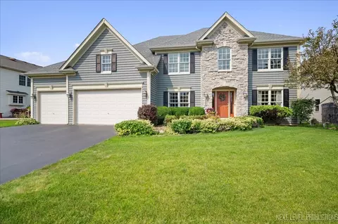 2383 Bainbridge Blvd, West Chicago, IL 60185