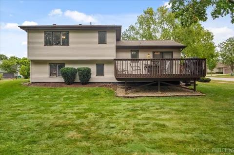 Exterior - 16608 Edgewood Rd, Plainfield, IL 60586 photo 5 of 8