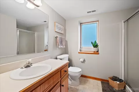 Bath - 16608 Edgewood Rd, Plainfield, IL 60586 photo 2 of 2