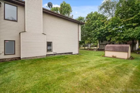 Exterior - 16608 Edgewood Rd, Plainfield, IL 60586 photo 4 of 8