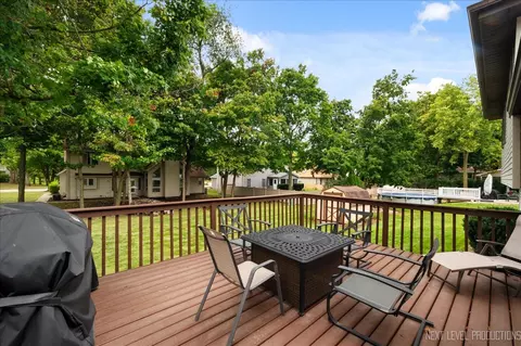 Exterior - 16608 Edgewood Rd, Plainfield, IL 60586 photo 7 of 8
