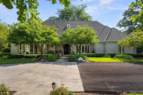 81 Highgate Crse, Saint Charles, IL 60174