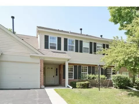 1303 Springwood Dr #B1, Schaumburg, IL 60193