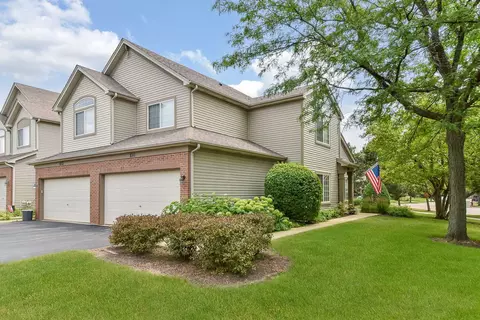 1011 Woodview Ct, Aurora, IL 60502