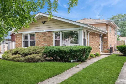 9135 Parkside Ave, Morton Grove, IL 60053